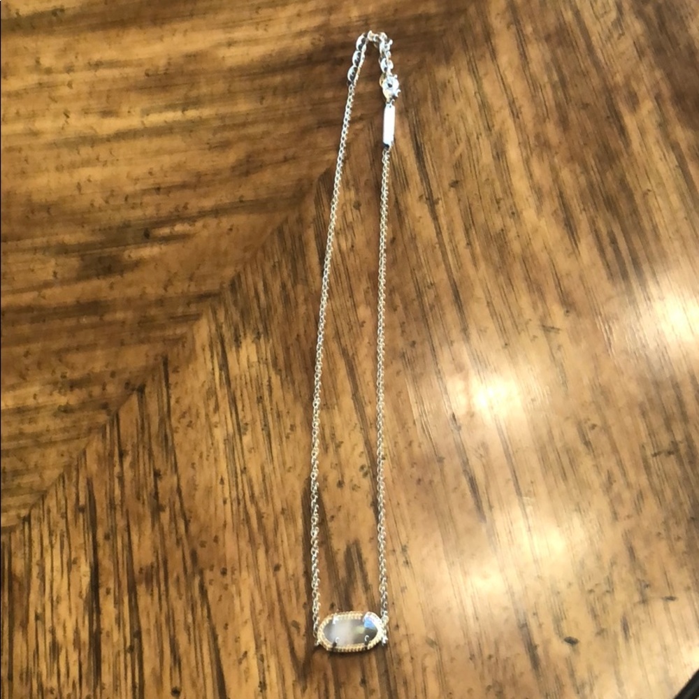 Kendra Scott necklace